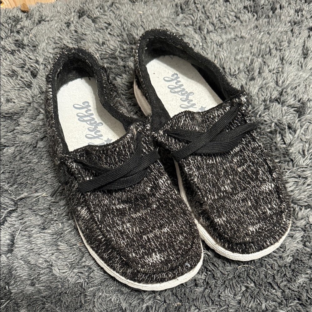 Gypsy Jazz Black and Gray Slippers